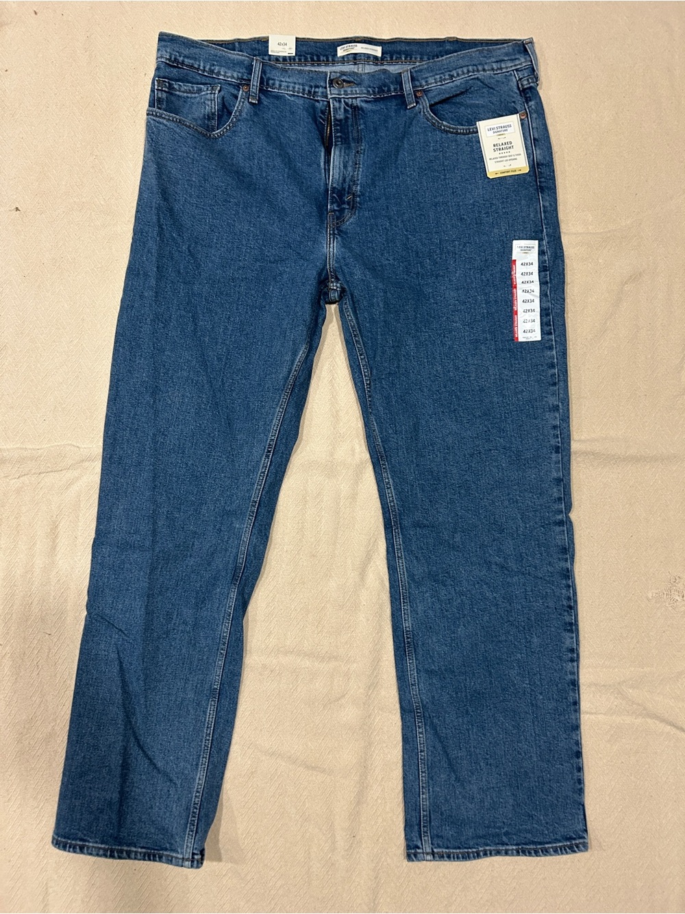 Signature Gold by Levi Strauss Men's Relaxed Fit Straight Jeans in Blue Denim